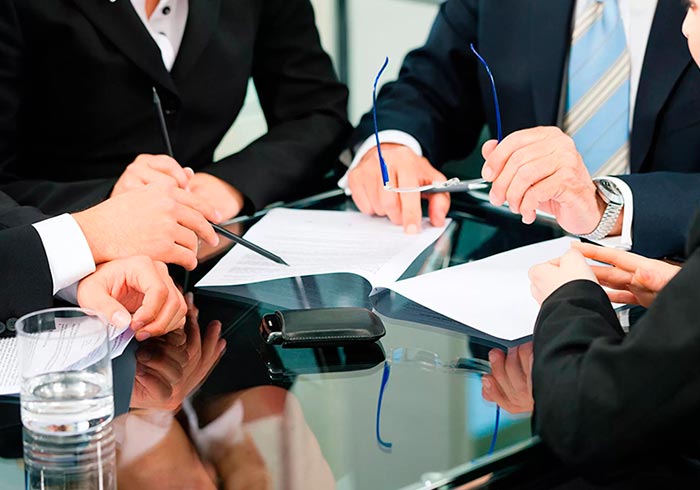 Консультационные<br><strong>УСЛУГИ</strong> Image